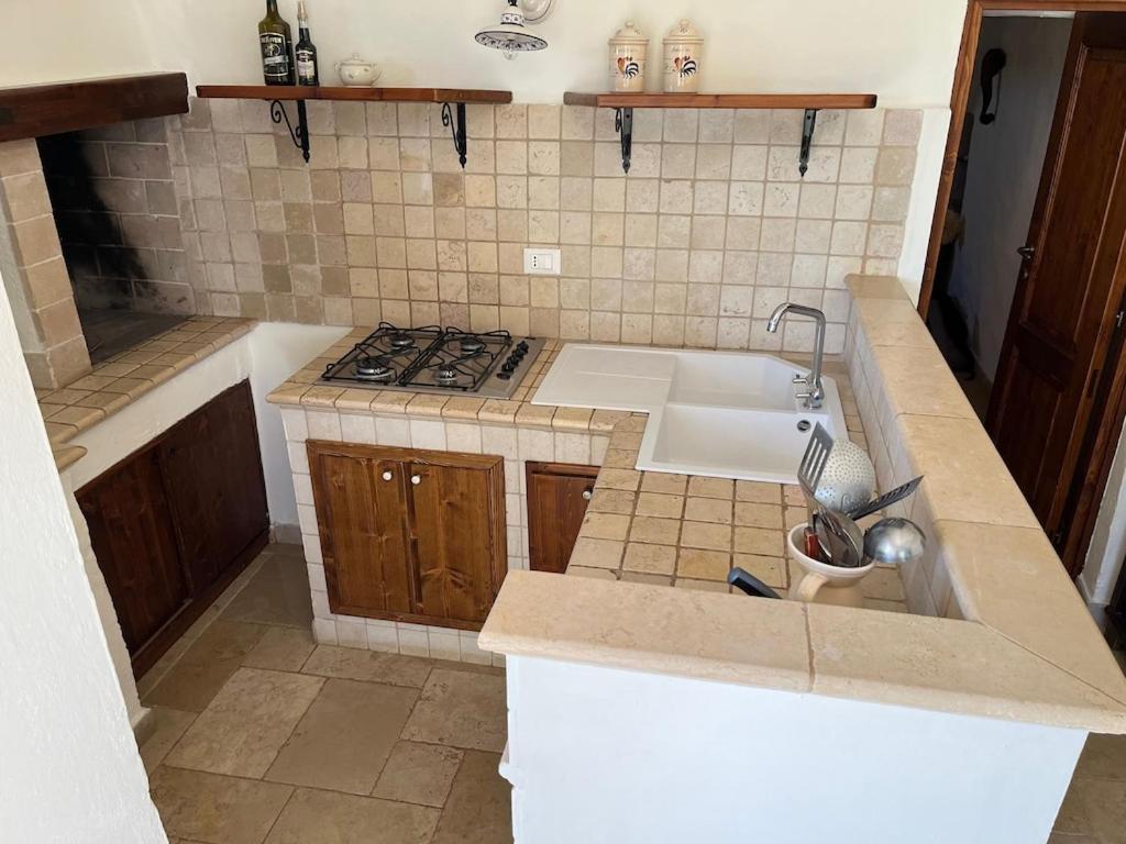 Casa Giuliveto - Charmantes Ferienhaus Mit Privatpool In Olivenhain Ostuni Dış mekan fotoğraf